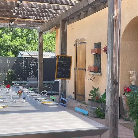 Bed & Breakfast Ferme-auberge Le Cochon Du Madres