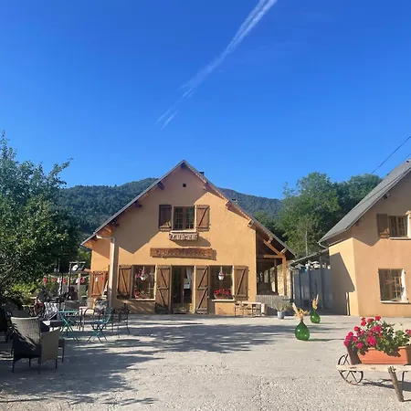 Ferme-auberge Le Cochon Du Madres Escouloubre