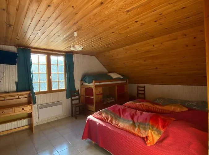 Ferme-auberge Le Cochon Du Madres 3* Escouloubre