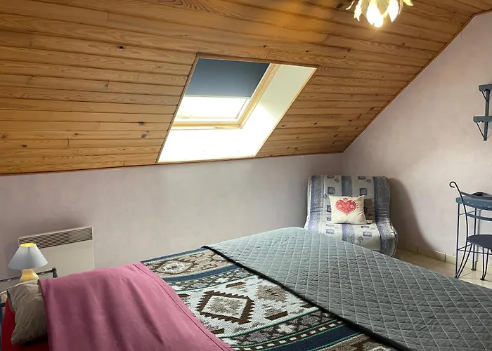 Ferme-auberge Le Cochon Du Madres Bed and Breakfast 3*