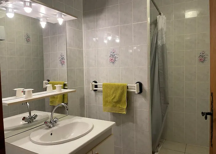Ferme-auberge Le Cochon Du Madres Bed and Breakfast 3*